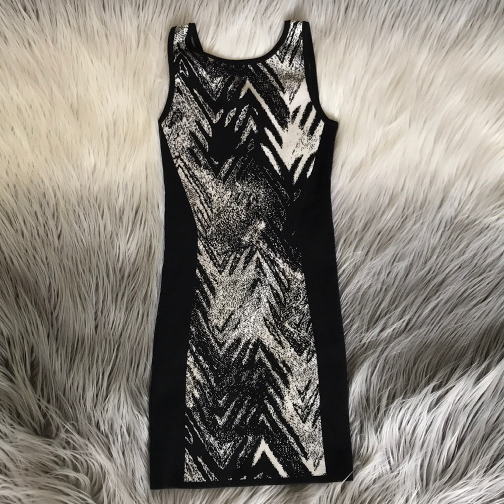 Beautiful knit sleeveless dress